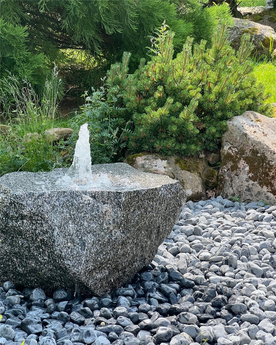 Quellstein Granit L90cm Naturstein Brunnen Komplettset Gartenbrunnen Springbrunnen
